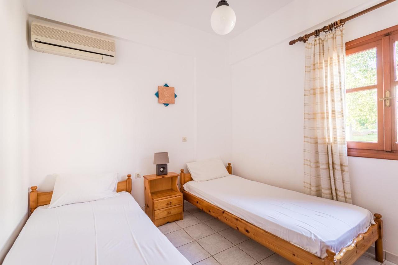 Penelope Apartments Stoúpa Esterno foto